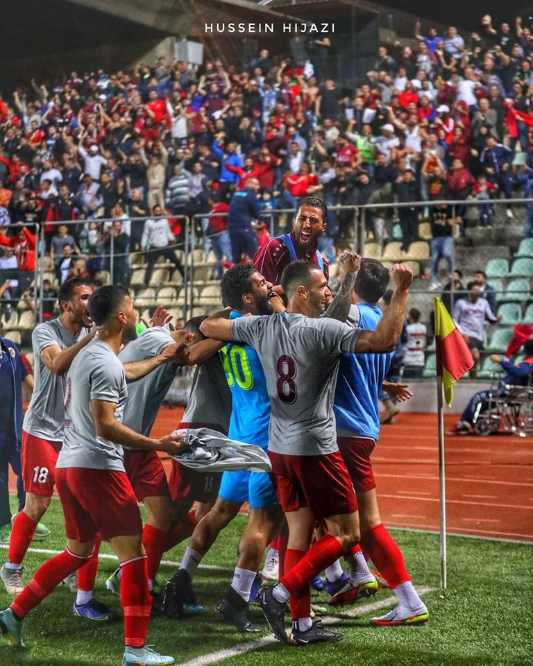 الدوري اللبناني لكرة القدم : النّجمة يعزّز فرص العهد للإحتفاظ ببطولة الدّوري , بعد فوزه على الأنصار وإبعاده عن الصدارة .