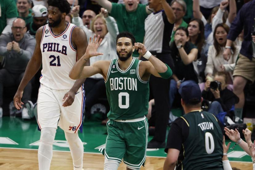 بوسطن سلتيكس إلى نهائي الشرقية لمواجهة ميامي هيت .