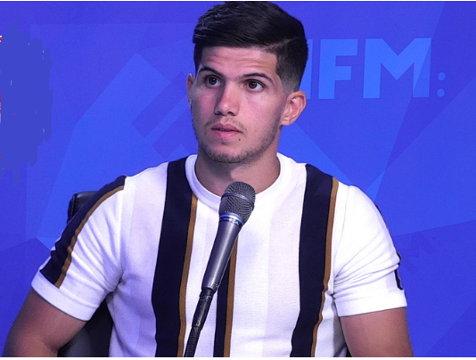 الأنصار يفسخ عقده مع التونسي عمر زكري , والمدرّب الهولندي يان دو يونغ يغادر الصفاء .