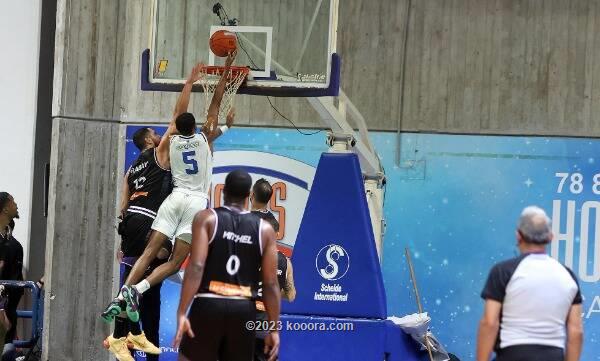 الدوري اللبناني لكرة السلة 2023-2024 : بيروت والحكمة يحافظان على الصدارة من دون أية خسارة .