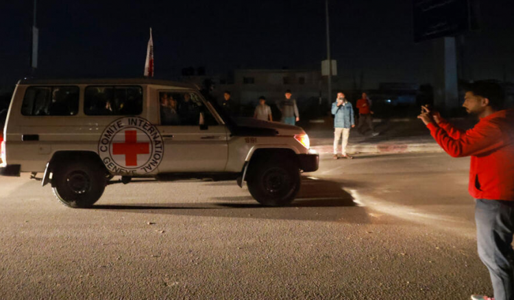 جيش العدو: حركة حماس أفرجت عن 11 محتجزا .