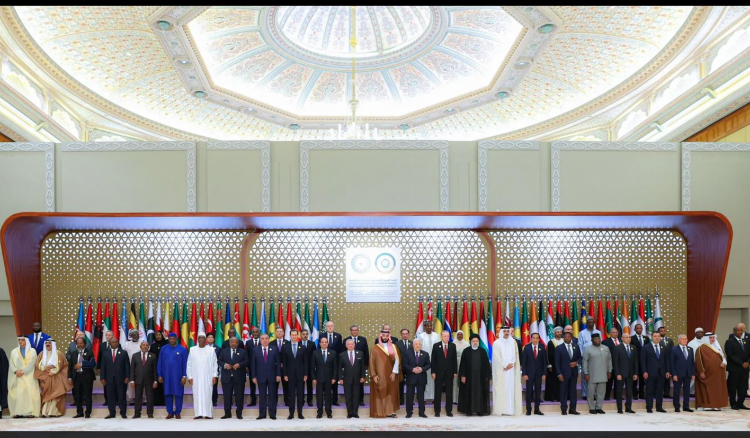 بيان القمة العربية الإسلامية: كسر الحصار على غزة وإدخال قوافل مساعدات .