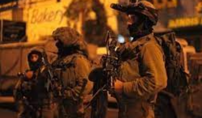 جيش العدو يستدعي قوات إنقاذ إلى غربي خان يونس بعد انفجار نفق مفخخ بجنوده.