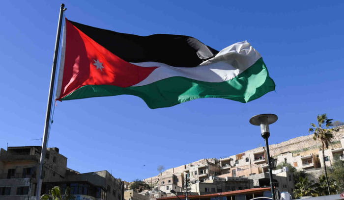 الأردن: ستتم إعادة فتح جسر الملك حسين أمام حركة المسافرين يوم غد الأحد