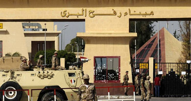 الإذاعة الإسرائيلية: الحكومة قررت عدم فتح معبر رفح حتى تكثف حماس إعادة جثث الأسرى المختطفين لديها