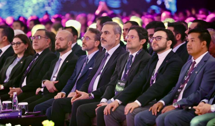 وزير الاعلام شارك في افتتاح القمة الدولية للاتصال الاستراتيجي في إسطنبول.