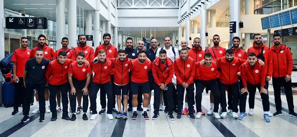 منتخب لبنان لكرة القدم يغادر إلى الإمارات .