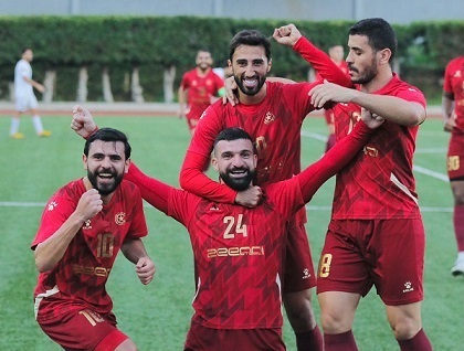 الدوري اللبناني لكرة القدم , المرحلة العاشرة : النجمة يحتفظ بالصدارة .