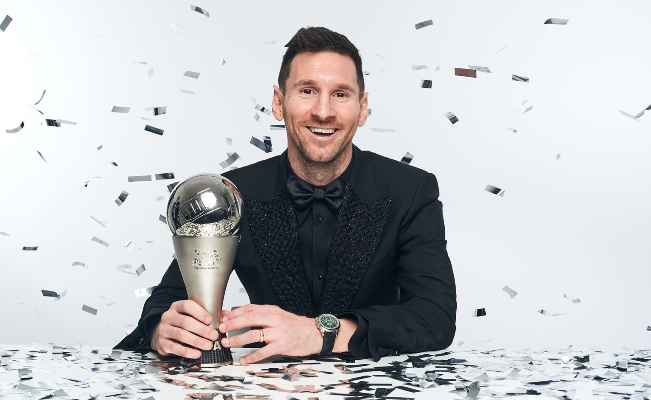 ميسي يحتفظ بلقبه ’’ اللاعب الأفضل ’’ في تصويت الإتحاد الدّولي لكرة القدم .