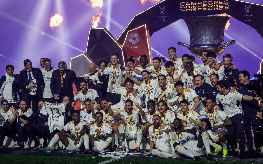 ريال مدريد يكتسح برشلونة ويحرز كأس السوبر .