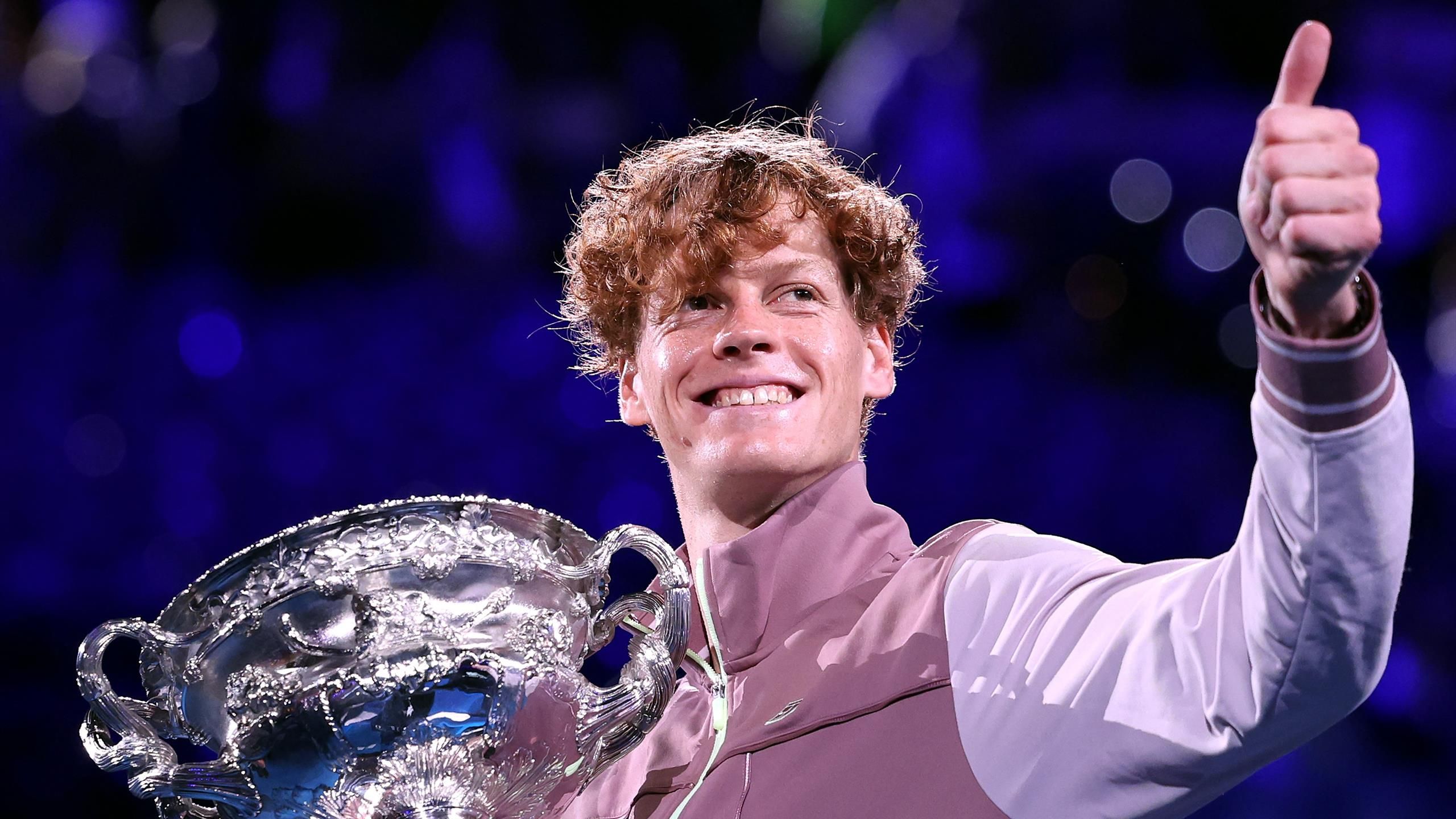 الإيطالي سينر بطلًا لدورة أستراليا المفتوحة لكرة المضرب .