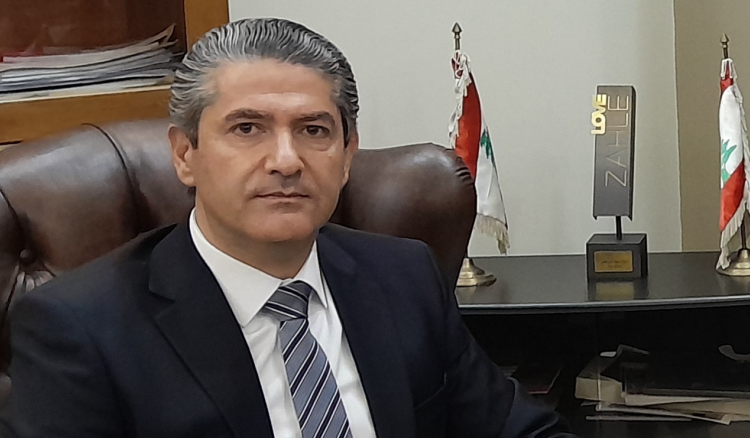 محافظ البقاع أعلن منع مرور الشاحنات على طريق ضهر البيدر.