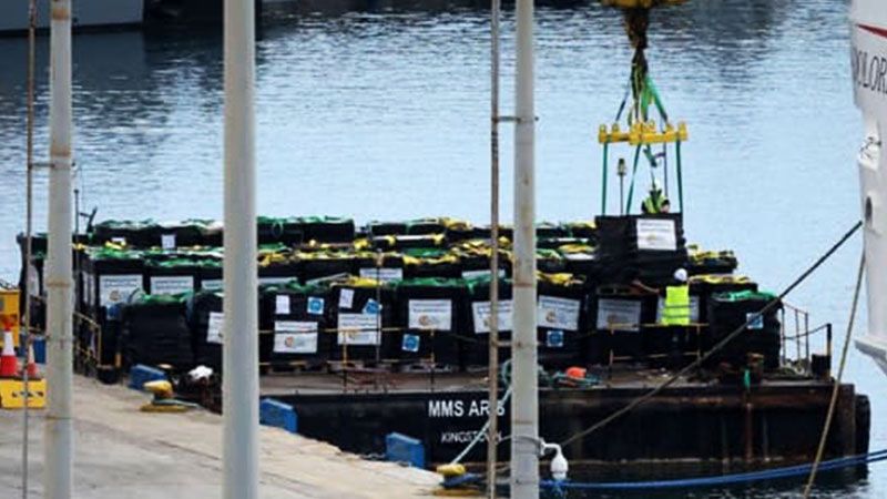 انطلاق أول سفينة تحمل مساعدات لغزة من ميناء لارنكا في قبرص