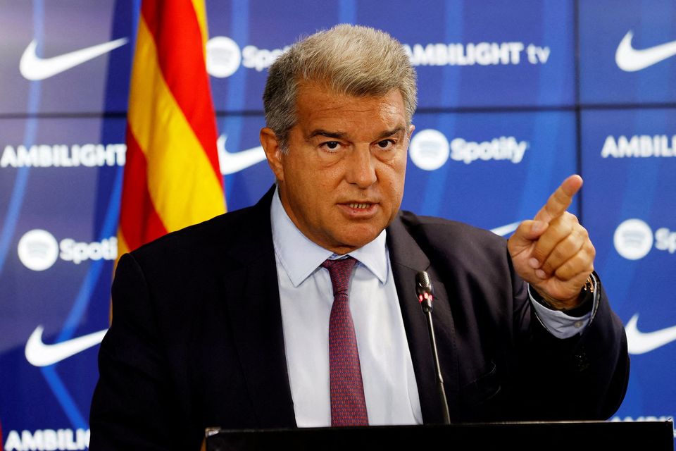 لا بورتا يهدّد باتخاذ إجراءات لإعادة مباراة ريال مدريد وبرشلونة .