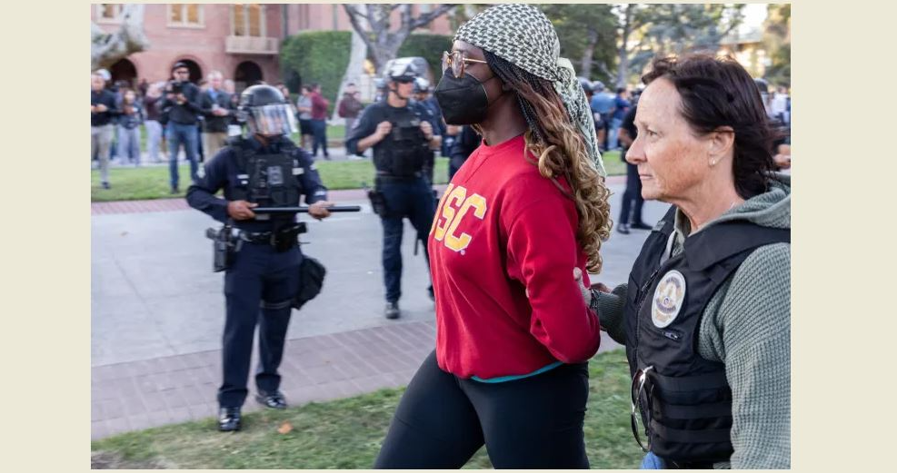 توقيف 93 شخصا خلال تظاهرة في جامعة في لوس أنجلوس