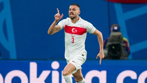 الإتحاد الأوروبي لكرة القدم , يستدعي مدافع تركيا ديميرال للتحقيق .