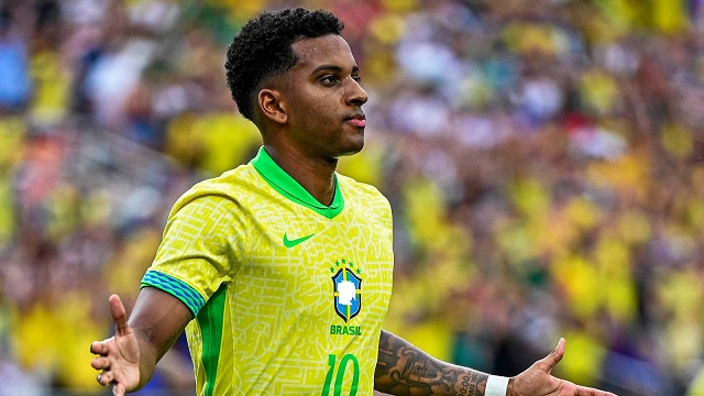 فوز شاقّ للبرازيل على الإكوادور في تصفيات كأس العالم 2026 لكرة القدم .