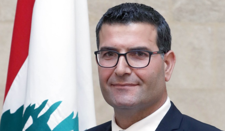 وزير الزراعة من القاع: لإنشاء زراعات متطورة تتماشى مع الظروف الحالية.