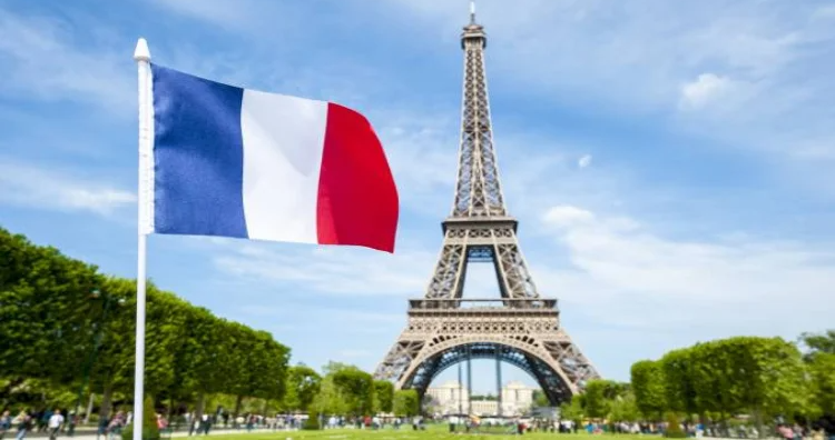 تشكيل حكومة فرنسية جديدة .