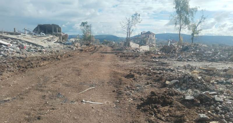 بلديات القطاعين الغربي والاوسط تعمل على فتح الطرق وازالة السواتر التربية وتدعو الاهالي الى التريث في دخول القرى