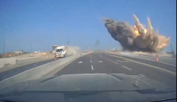 ضربات إسرائيلية تستهدف شبكة الكهرباء في طهران وتتسبب في انقطاعها