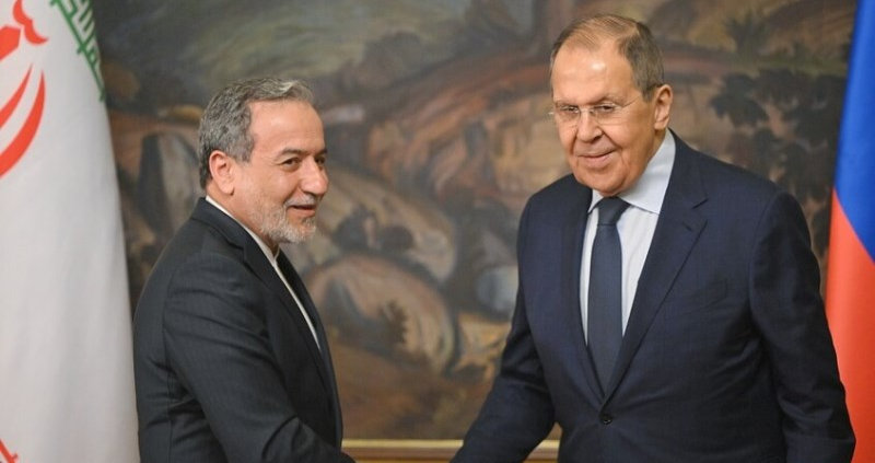 لافروف أجرى محادثات مع عراقجي على هامش اجتماع وزراء خارجية منظمة شنغهاي للتعاون