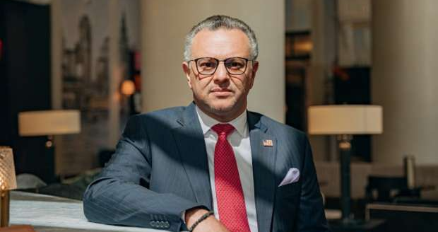 بولس  يبحث في مقترح للسلام مع البرهان .