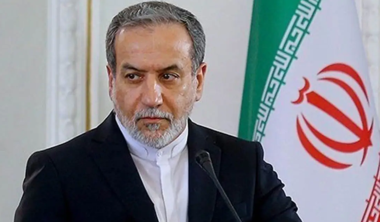 عراقجي: إيران تعمل مع موسكو وبكين لتجنب عقوبات أوروبية محتملة.