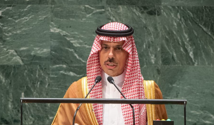 وزير الخارجية السعودي دعا جميع الدول الى الاعتراف بدولة فلسطين.