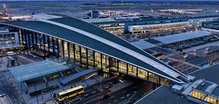 رئيسة وزراء الدنمارك: حادث تحليق المسيّرات قرب المطار هجوم خطير على البنى التحتية الرئيسة