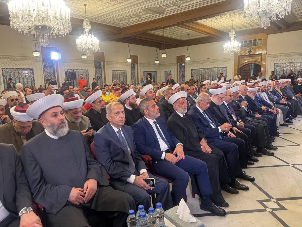 النائب طرابلسي يشارك في احتفال في مسجد محمد الامين