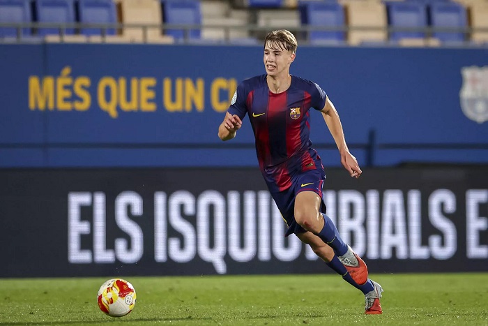 استدعاء ’’ تومي ماركيس ’’ من فريق الشباب لتعويض غياب ’’ بيدري ’’ صانع ألعاب برشلونة .