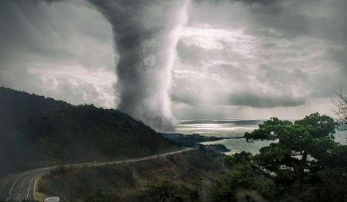 الإعصار ميليسا يغادر كوبا نحو الباهاماس.