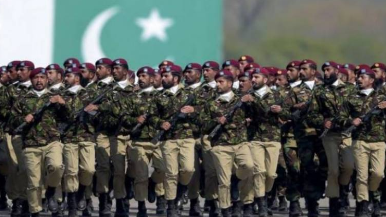 الجيش الباكستاني: مقتل 6 جنود في اشتباك قرب الحدود مع أفغانستان.
