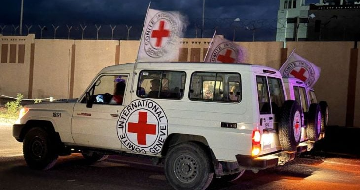 الحكومة الاسرائيلية  تسلمت جثة رهينة في غزة .