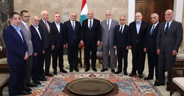 نواب من الوفاء للمقاومة والتنمية والتحرير بحثوا مع الرئيس عون في الانتخابات.