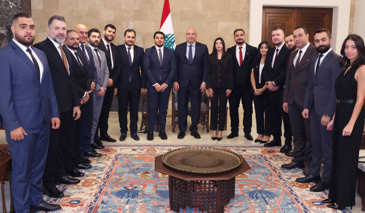 النواب الموقعون على اقتراح قانون تصويت المغتربين : لإعداد مشروع قانون معجّل وإحالته بمرسوم إلى مجلس النواب.