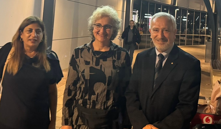 وزيرة التربية في سيدني.