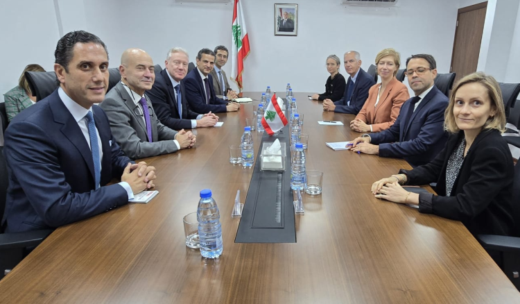 لوجاندر زارت وزير الخارجية وأكدت دعم فرنسا للجيش .