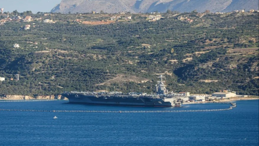 وصول أكبر حاملة طائرات في العالم إلى القاعدة الأميركية في كريت اليونانية