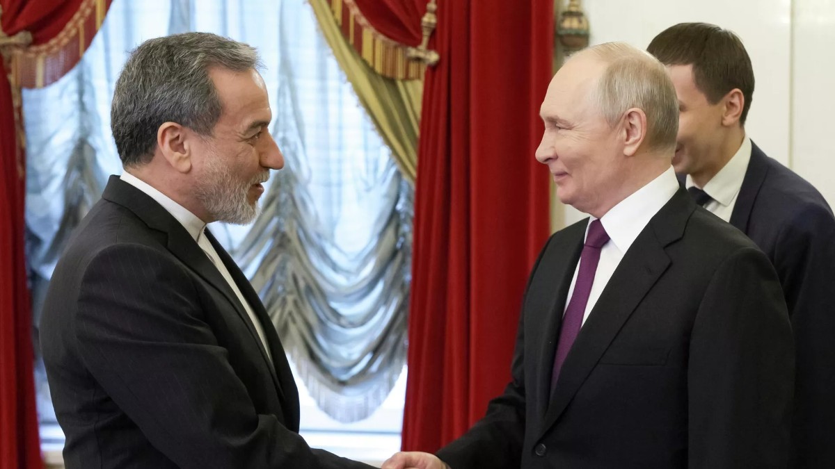 عراقجي خلال لقائه بوتين: إيران مستقرة وصلبة