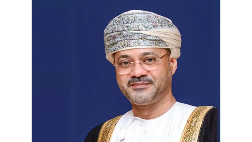 وزير الخارجية العماني: تجري حاليا مناقشات معقدة لبلورة ترتيب بشأن هرمز