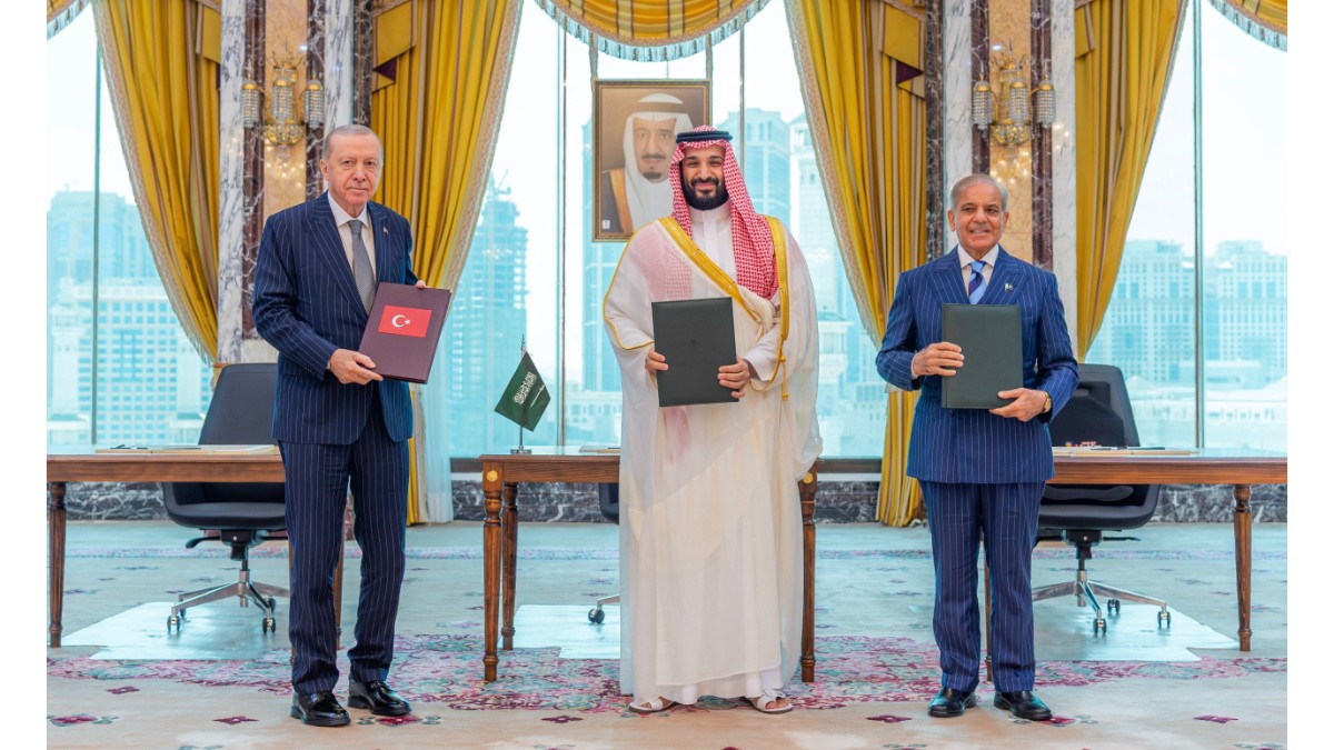 السعودية وتركيا وباكستان توقع اتفاقية مكة للدفاع المشترك لتعزيز الأمن والاستقرار في المنطقة