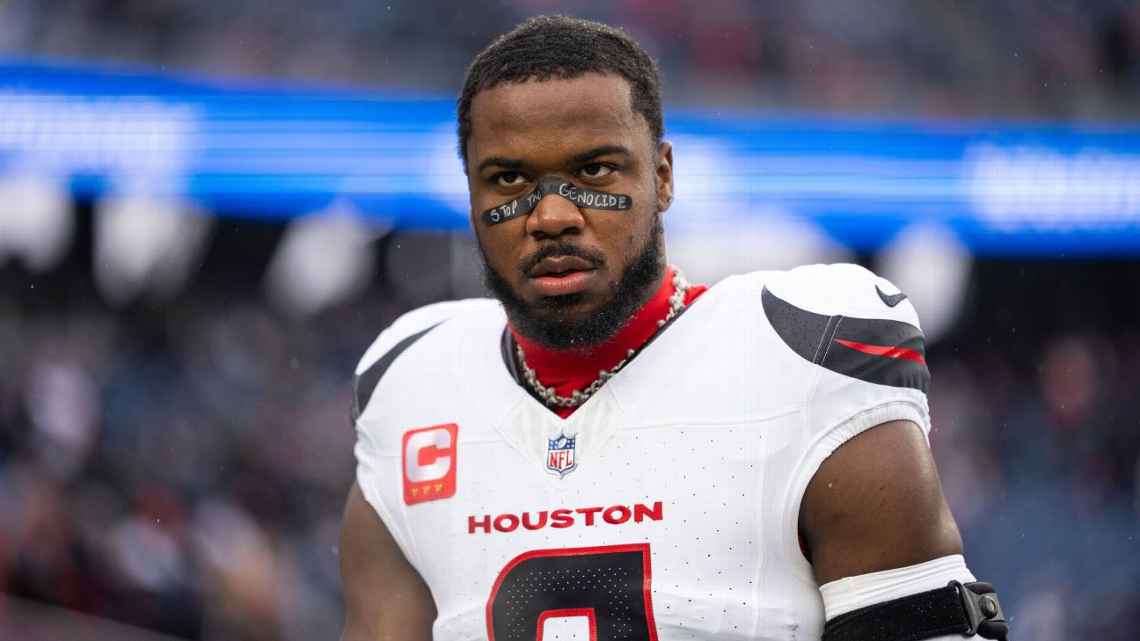 معاقبة لاعب في الدوري الأميركي لكرة القدم NFL لإظهاره إسم الطفلة هند رجب التي قُتلت في غزة عام 2024 .